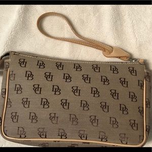 Dooney & Bourke wristlet